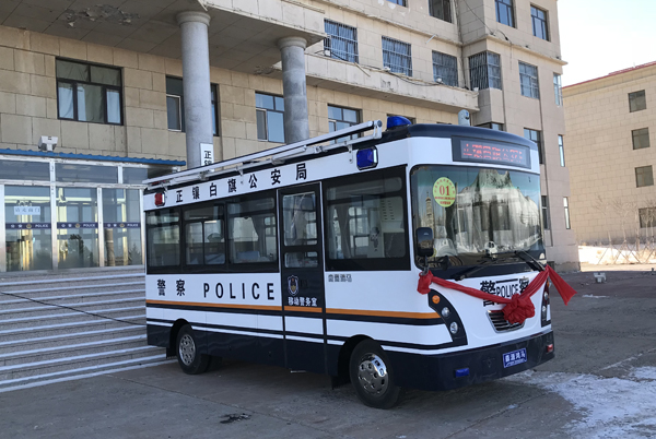 內(nèi)蒙古正鑲白旗移動警務(wù)室列裝上崗(圖2)
