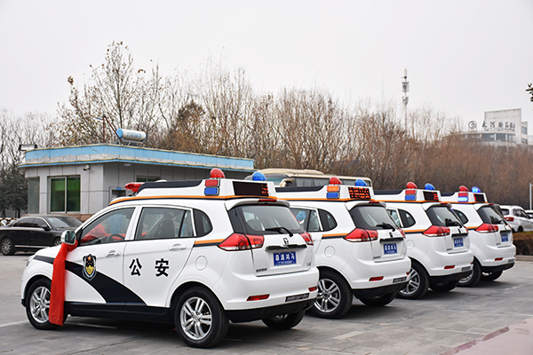 河南鶴壁淇縣采購(gòu)SUV電動(dòng)巡邏車(圖4)