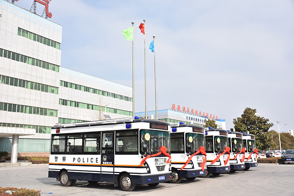內(nèi)蒙古公安廳移動警務(wù)室發(fā)車?? 讓警察辦公智能化(圖2) 內(nèi)蒙古公安廳移動警務(wù)室發(fā)車?? 讓警察辦公智能化(圖2)