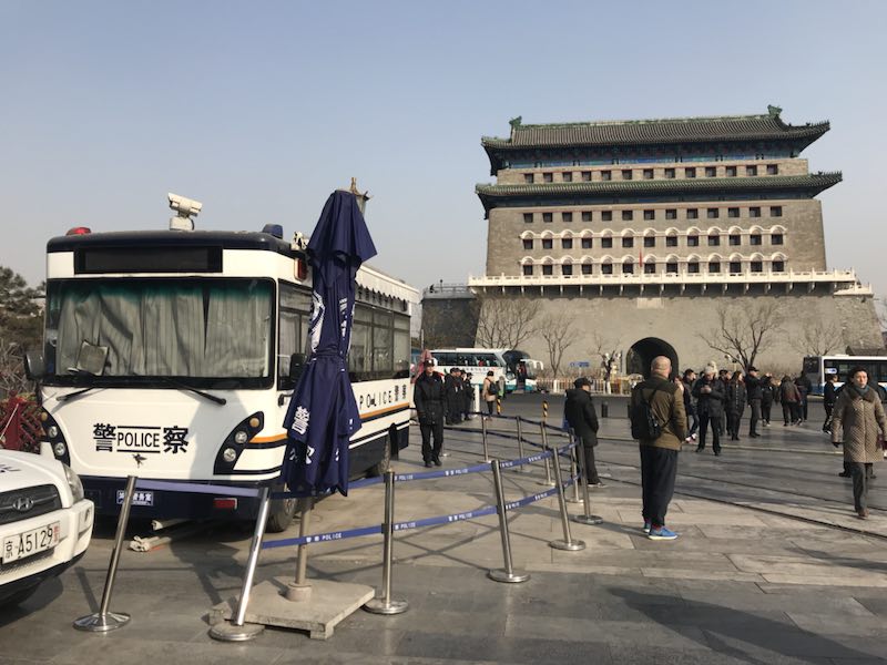 兩會安保系列報(bào)道（一）兩會安保高科技全新“上線”  移動警務(wù)室備受關(guān)注(圖7)
