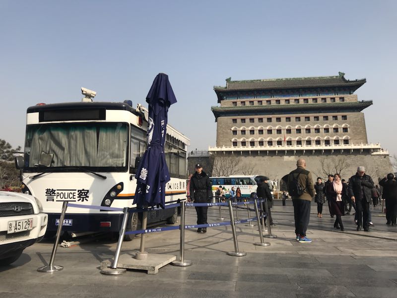 兩會(huì)安保系列報(bào)道(三)北京加強(qiáng)“兩會(huì)”安保 扎緊首都安保圈(圖3) 兩會(huì)安保系列報(bào)道(三)北京加強(qiáng)“兩會(huì)”安保 扎緊首都安保圈(圖3)