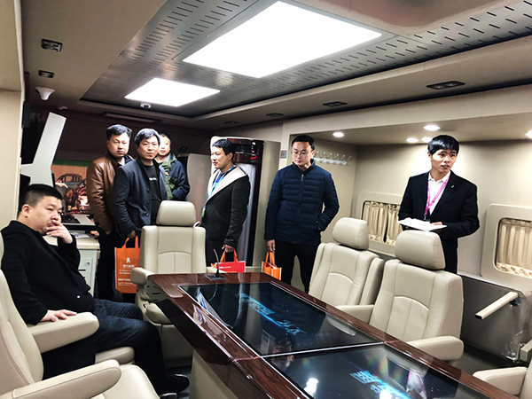 展會(huì)聚焦//森源鴻馬新能源專用車亮相第六屆國(guó)際新能源汽車展(圖6) 展會(huì)聚焦//森源鴻馬新能源專用車亮相第六屆國(guó)際新能源汽車展(圖6)