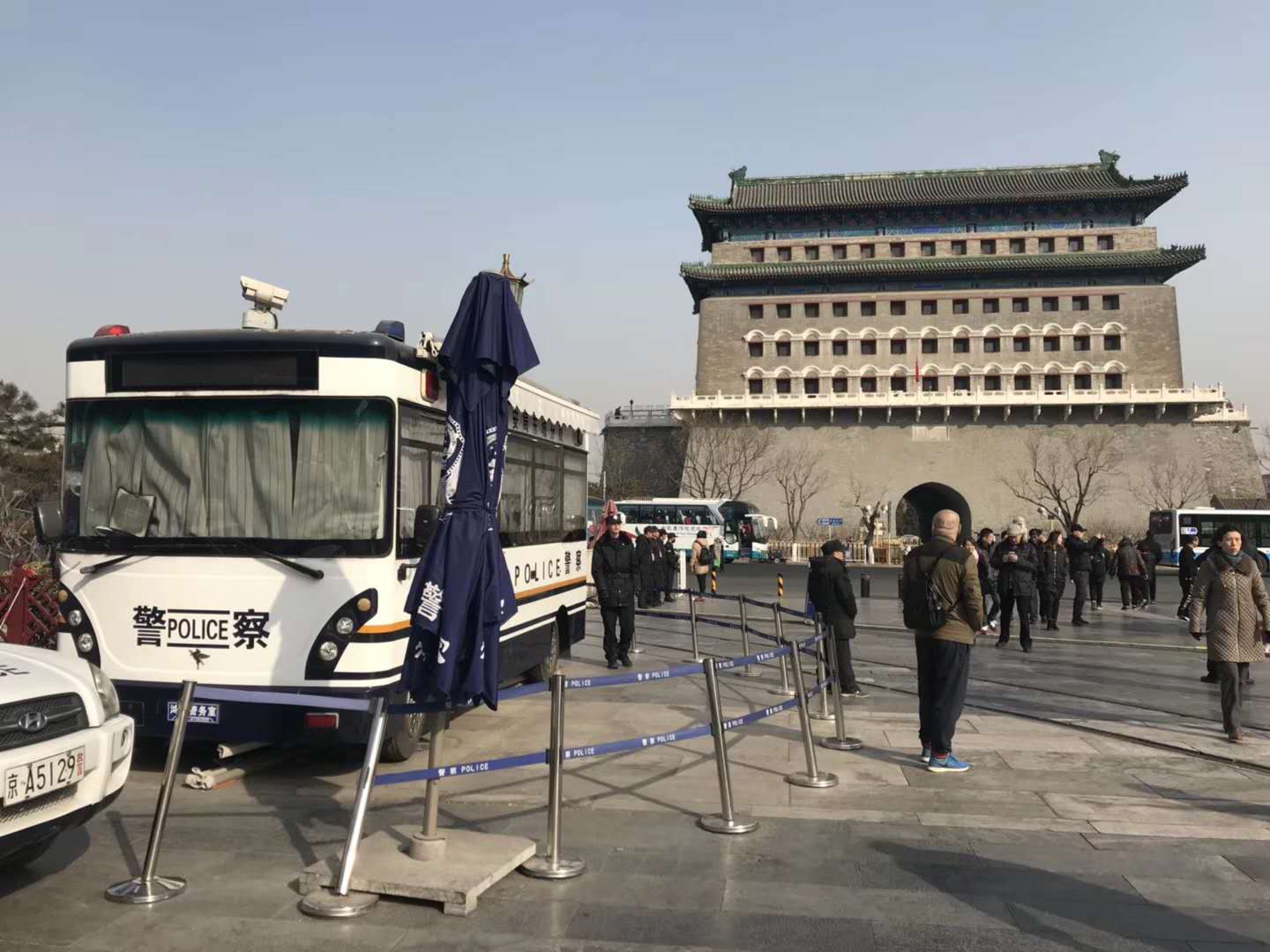 兩會安保系列報道（七）||科技引領 智慧交通安?！苿泳瘎帐绎@神通(圖4)