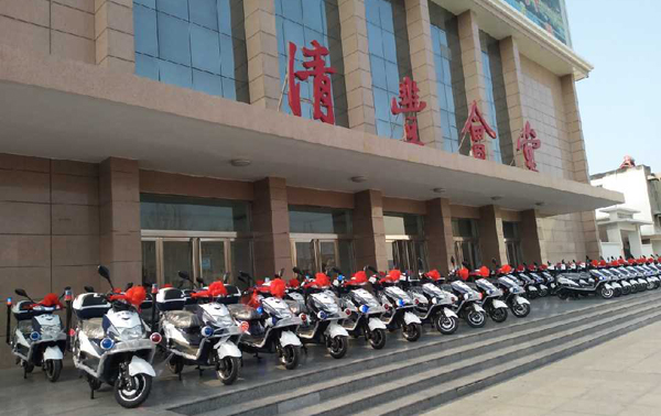 濮陽(yáng)清豐縣兩輪電動(dòng)巡邏車列裝上崗     服務(wù)群眾最后一公里(圖1)