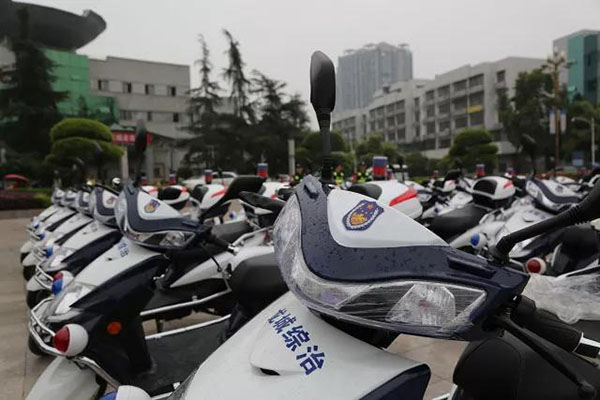 四川瀘縣駐村輔警喜添環(huán)保、實用新裝備，從此巡邏服務(wù)如虎添翼(圖4)