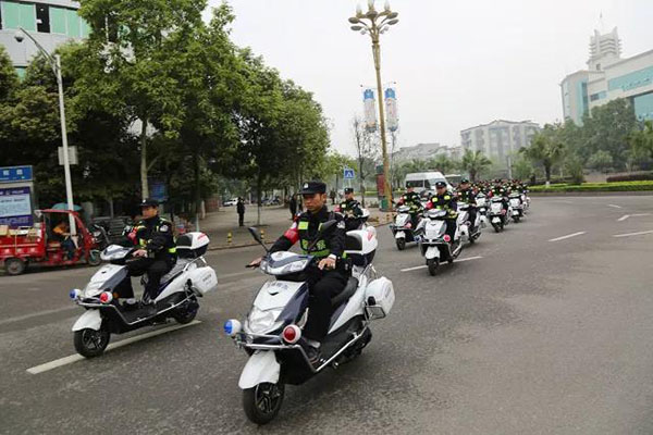 四川瀘縣駐村輔警喜添環(huán)保、實用新裝備，從此巡邏服務(wù)如虎添翼(圖15)