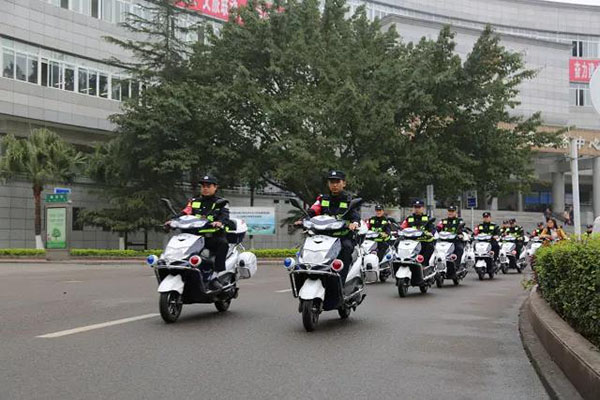 四川瀘縣駐村輔警喜添環(huán)保、實用新裝備，從此巡邏服務(wù)如虎添翼(圖16)