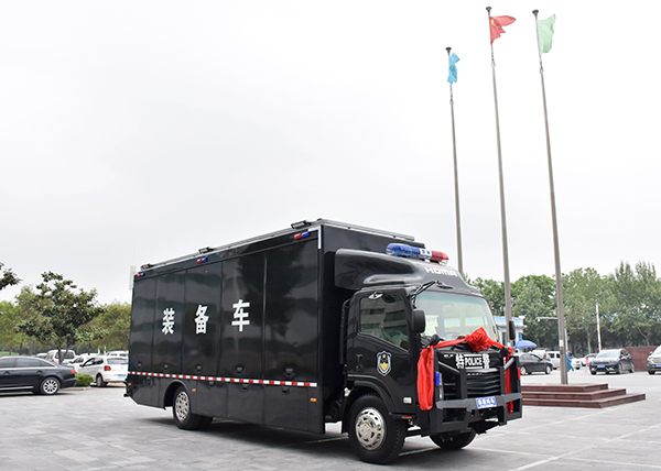山東龍口市通過公安部警采中心采購(gòu)裝備運(yùn)輸車與移動(dòng)指揮車(圖3)