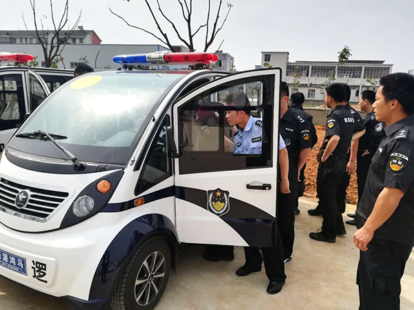 江西都昌縣采購(gòu)的電動(dòng)巡邏車“上任”(圖2)