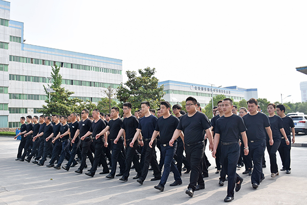 公司是船 我是船員 齊心協(xié)力 同舟共濟 決戰(zhàn)245天動員大會(圖7)