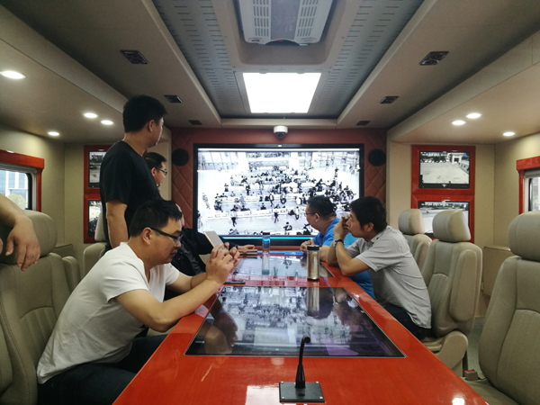 智能裝備開啟智慧警務——南陽鎮(zhèn)平縣公安局12米移動警務站列裝上崗(圖5)