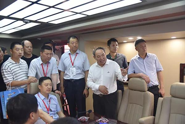 森源鴻馬攜20款警務(wù)車震撼亮相2018國際警用裝備展(圖3)