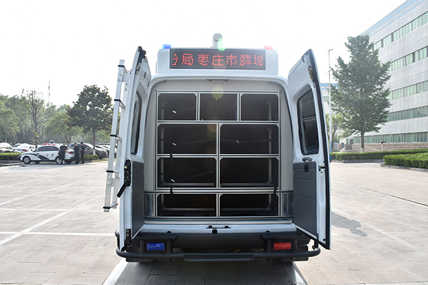 山東棗莊市通過(guò)公安部警采中心采購(gòu)交通事故勘察車(圖5)