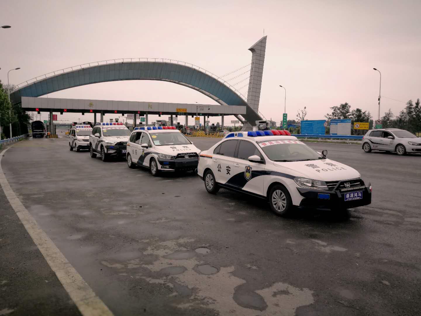 河南省公安機關(guān)警用多功能巡邏車巡展試用再次出發(fā)(圖4)
