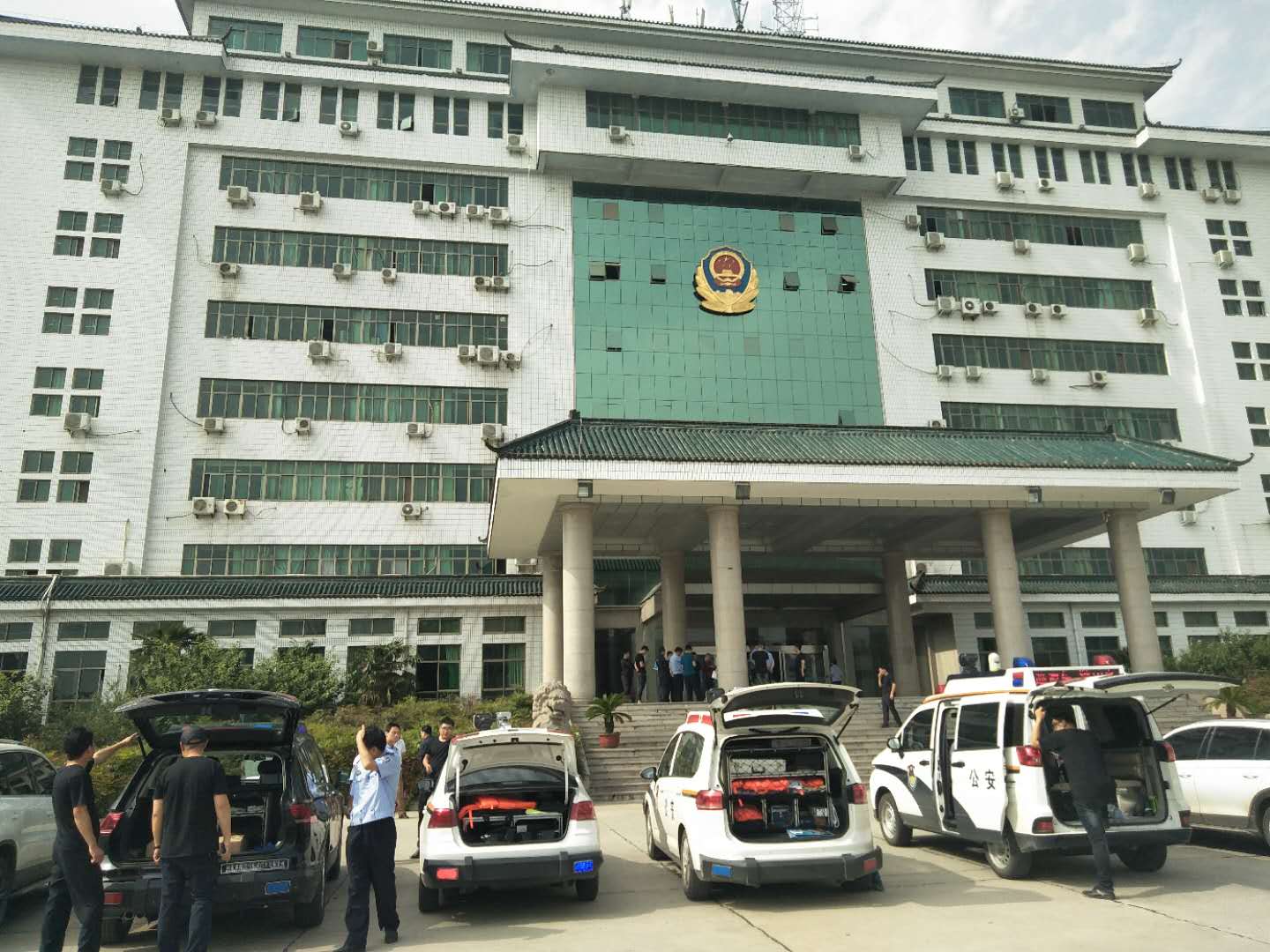 河南省公安機關(guān)警用多功能巡邏車巡展試用再次出發(fā)(圖12)