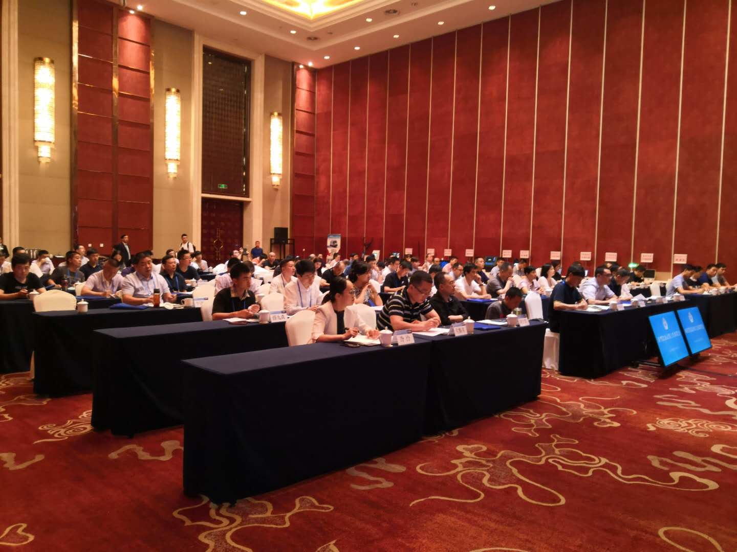 公安部新型裝備試用工作部署會(huì)在湖州召開(圖2) 公安部新型裝備試用工作部署會(huì)在湖州召開(圖2)