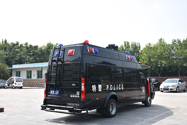 平頂山葉縣公安局采購(gòu)防暴運(yùn)兵車(圖5)
