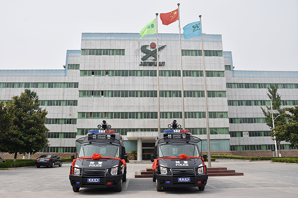湖南澧縣公安局采購(gòu)防暴運(yùn)兵車(chē)(圖1)