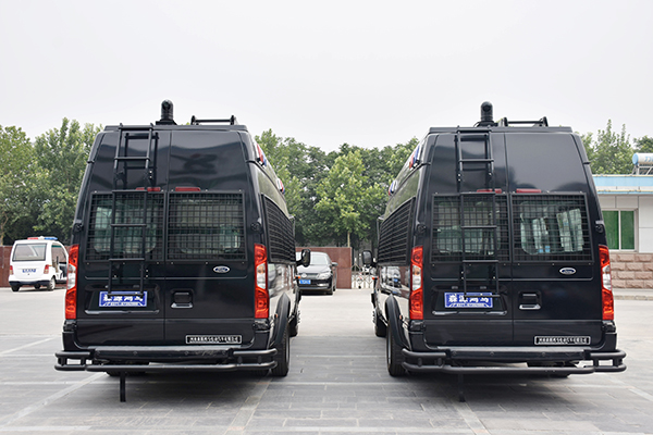 湖南澧縣公安局采購(gòu)防暴運(yùn)兵車(chē)(圖6)