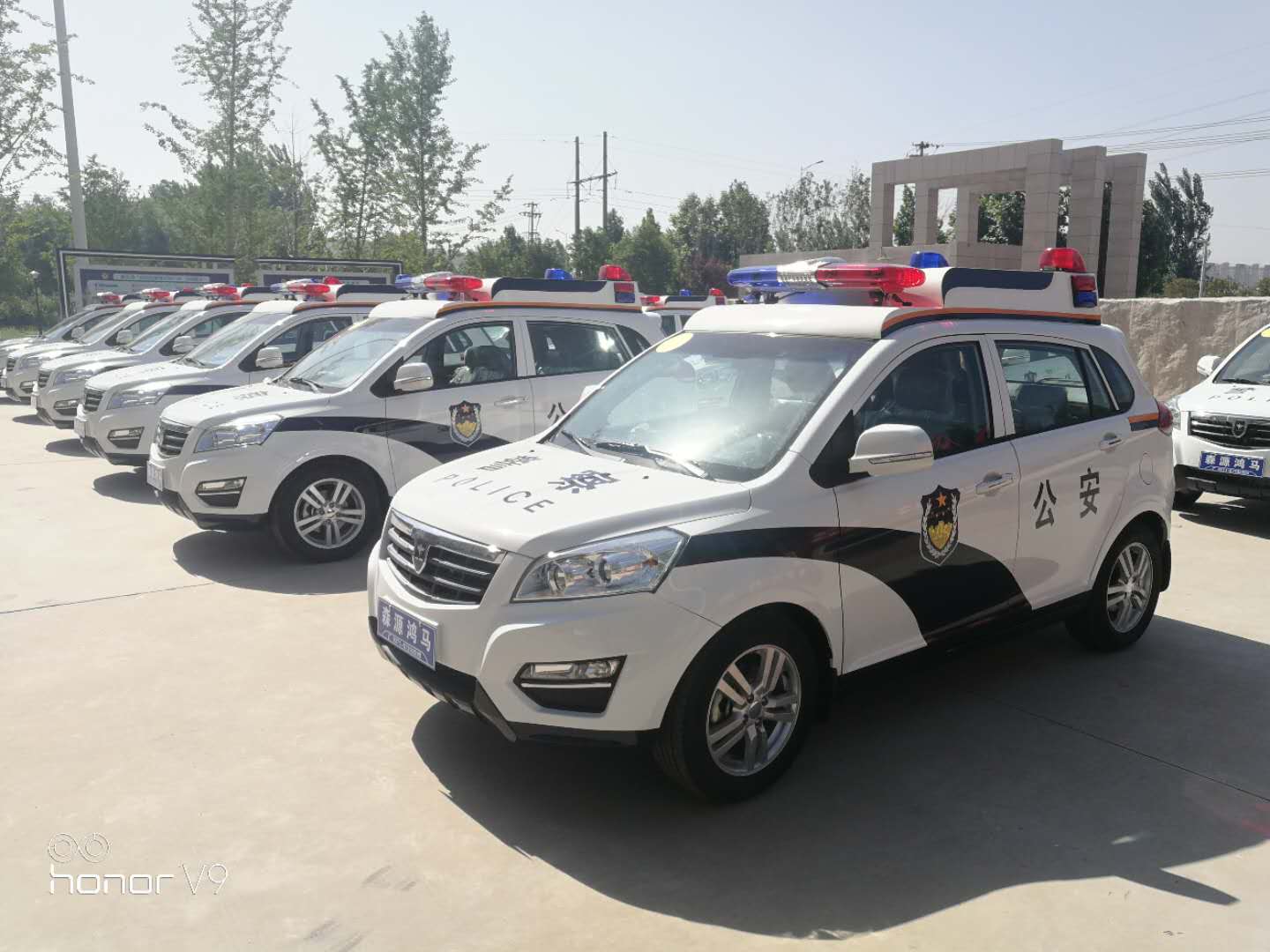 濮陽南樂縣SUV電動(dòng)巡邏車列裝上崗(圖2)