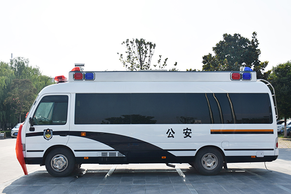 吉林白城警用應(yīng)急指揮車發(fā)車——打造智慧平臺??助推智慧警務(wù)建設(shè)(圖4) 吉林白城警用應(yīng)急指揮車發(fā)車——打造智慧平臺??助推智慧警務(wù)建設(shè)(圖4)