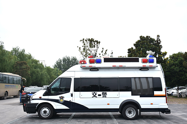 漯河市交警大隊(duì)通過(guò)公安部警采中心采購(gòu)移動(dòng)執(zhí)法車(圖5)