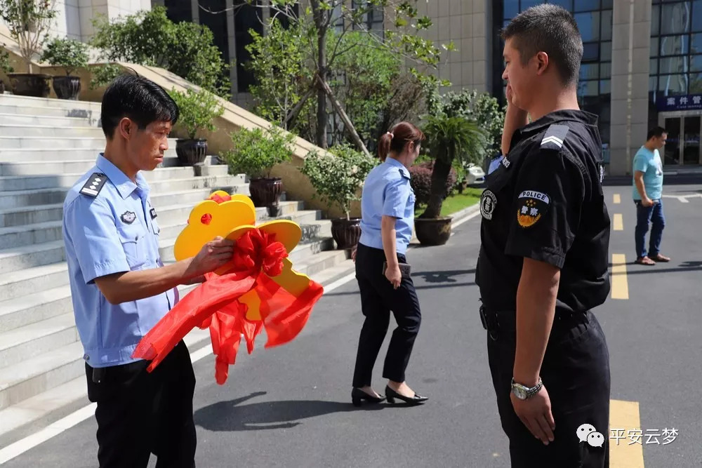 云夢(mèng)公安舉行警用電動(dòng)巡邏車發(fā)放儀式，14輛新型警車裝備一線(圖5)