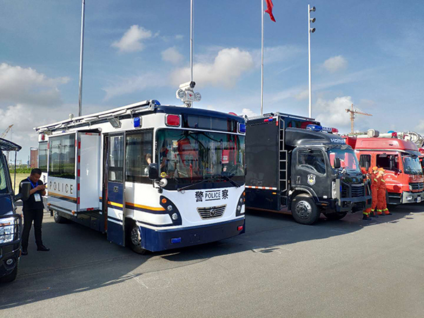 以車代庫(kù) 服務(wù)實(shí)戰(zhàn) 移動(dòng)警務(wù) 智能升級(jí)——森源鴻馬亮相第四屆連云港安博會(huì)(圖2) 以車代庫(kù) 服務(wù)實(shí)戰(zhàn) 移動(dòng)警務(wù) 智能升級(jí)——森源鴻馬亮相第四屆連云港安博會(huì)(圖2)