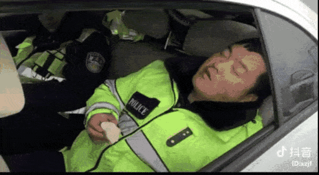 抖音上點(diǎn)贊800萬(wàn)的中國(guó)警察：原來(lái)這世上真的有超級(jí)英雄！(圖12)