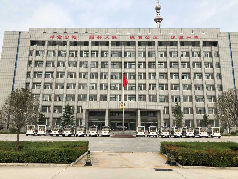 新鄉(xiāng)獲嘉縣采購的電動(dòng)巡邏車列裝上崗(圖1)