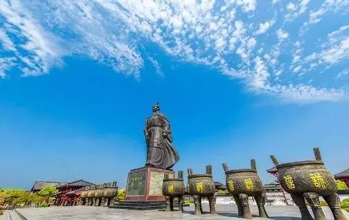 無人機(jī)相控陣?yán)走_(dá)低空防御車助力2018中國·商丘第七屆國際華商節(jié)安保(圖4) 無人機(jī)相控陣?yán)走_(dá)低空防御車助力2018中國·商丘第七屆國際華商節(jié)安保(圖4)