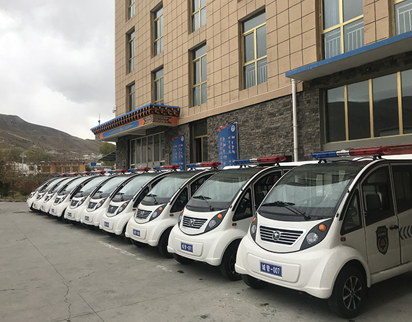 接受青藏高原風(fēng)雪考驗  青海玉樹電動執(zhí)法車列裝上崗(圖4)