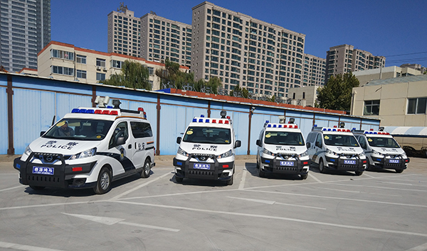 山東煙臺(tái)采購(gòu)的警用多功能巡邏車(chē)列裝上崗(圖1)