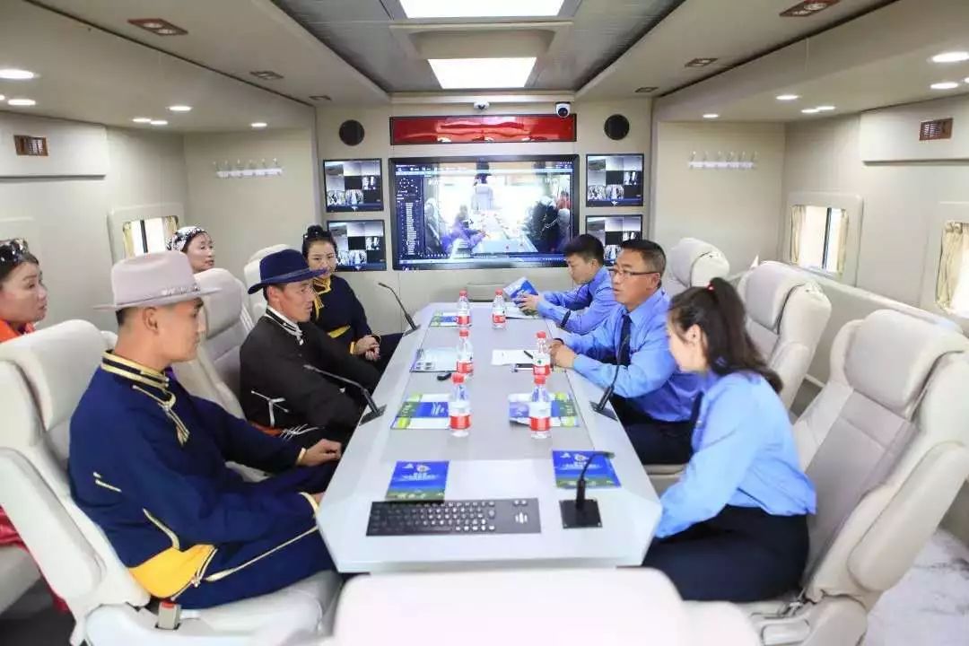 草原檢察直通車助力新右旗人民檢察院發(fā)揮檢察職能打好“三大攻堅(jiān)戰(zhàn)”(圖3) 草原檢察直通車助力新右旗人民檢察院發(fā)揮檢察職能打好“三大攻堅(jiān)戰(zhàn)”(圖3)