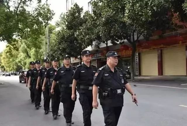 “因?yàn)橛心銈?，我們很放心?“城有快警”邵陽筑牢治安防線(圖4)