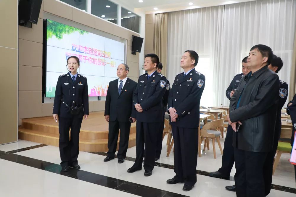 并肩攜手促交流 合作共贏謀發(fā)展 ——新鄭市公安局與常德市澧縣公安局簽訂警(圖9) 并肩攜手促交流 合作共贏謀發(fā)展 ——新鄭市公安局與常德市澧縣公安局簽訂警(圖9)