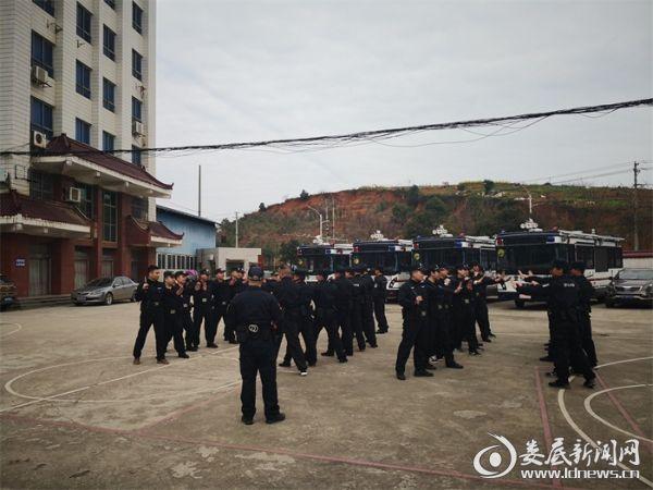 婁底“城市快警”培訓(xùn)班圓滿結(jié)訓(xùn)(圖2) 婁底“城市快警”培訓(xùn)班圓滿結(jié)訓(xùn)(圖2)