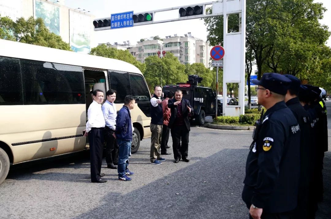 江西省反恐怖工作考察團(tuán)登上衡陽(yáng)快警平臺(tái)交流學(xué)習(xí)(圖2) 江西省反恐怖工作考察團(tuán)登上衡陽(yáng)快警平臺(tái)交流學(xué)習(xí)(圖2)
