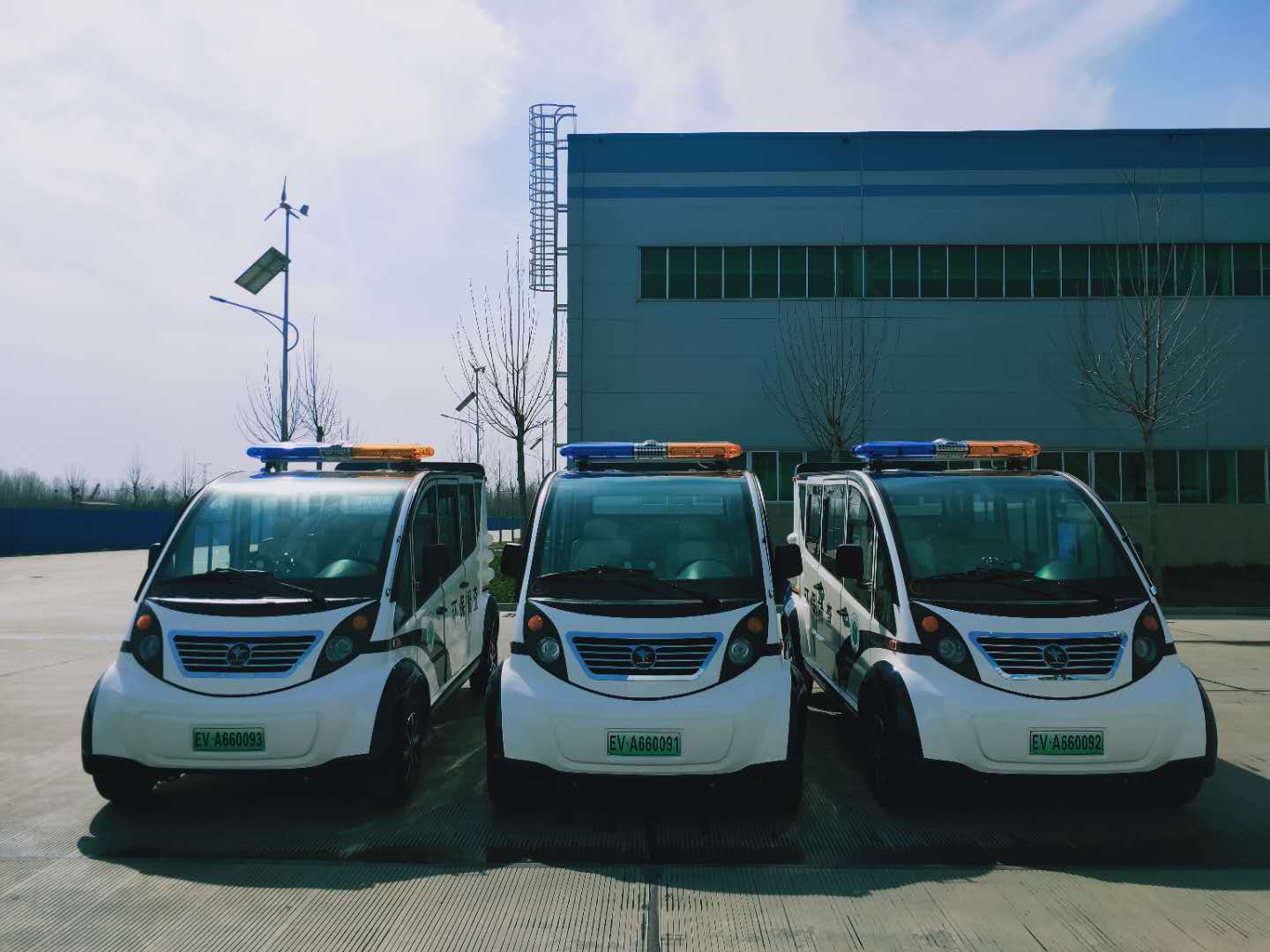 顏值高還環(huán)保！江西贛州采購(gòu)環(huán)保執(zhí)法車(圖1)
