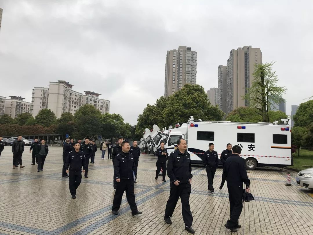 湖南公安廳交警總隊(duì)舉辦高速交警移動(dòng)執(zhí)法服務(wù)站培訓(xùn)班(圖6) 湖南公安廳交警總隊(duì)舉辦高速交警移動(dòng)執(zhí)法服務(wù)站培訓(xùn)班(圖6)