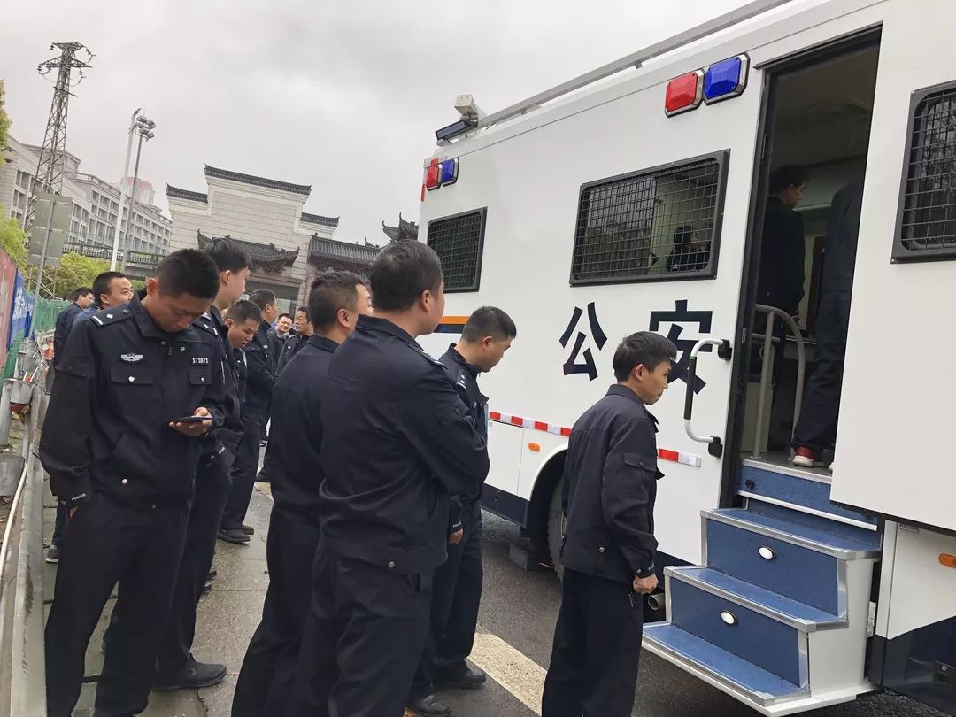湖南公安廳交警總隊(duì)舉辦高速交警移動(dòng)執(zhí)法服務(wù)站培訓(xùn)班(圖7) 湖南公安廳交警總隊(duì)舉辦高速交警移動(dòng)執(zhí)法服務(wù)站培訓(xùn)班(圖7)