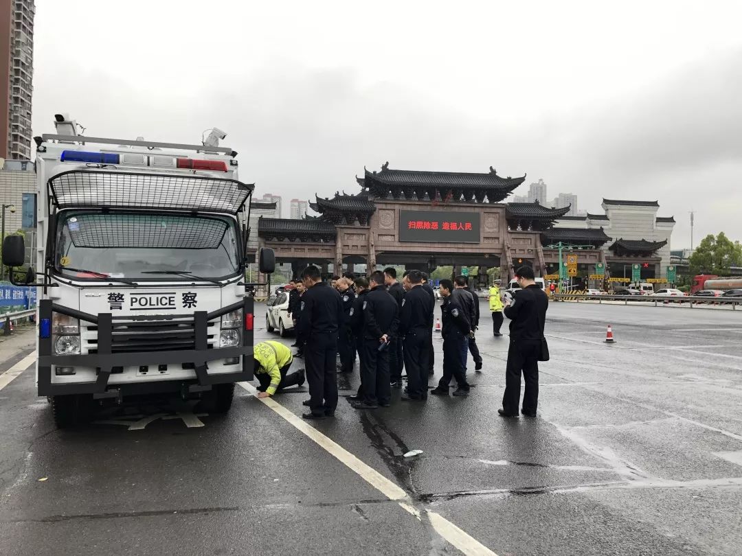 湖南公安廳交警總隊(duì)舉辦高速交警移動(dòng)執(zhí)法服務(wù)站培訓(xùn)班(圖11) 湖南公安廳交警總隊(duì)舉辦高速交警移動(dòng)執(zhí)法服務(wù)站培訓(xùn)班(圖11)