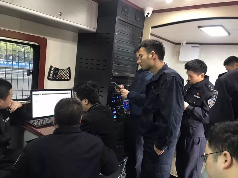 湖南公安廳交警總隊(duì)舉辦高速交警移動(dòng)執(zhí)法服務(wù)站培訓(xùn)班(圖13) 湖南公安廳交警總隊(duì)舉辦高速交警移動(dòng)執(zhí)法服務(wù)站培訓(xùn)班(圖13)