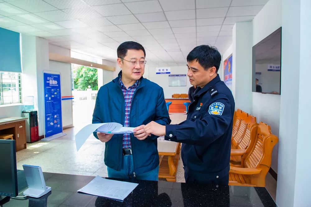 梅州市副市長、公安局長寧惠軍督導(dǎo)清明假期安保：持續(xù)發(fā)力保障社會治安平穩(wěn)(圖3)
