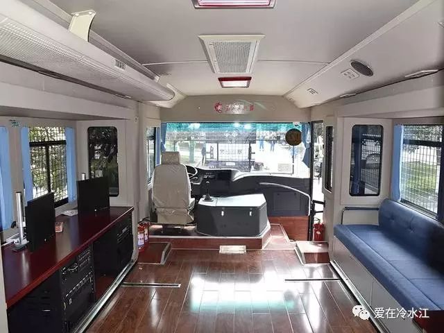 “快警”來了！冷江公安“城市快警”平臺亮相銻都街頭(圖8)