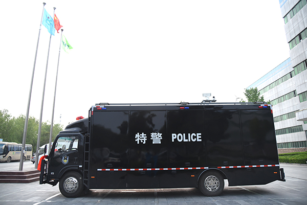 裝！再裝！使勁裝！山西陽泉裝備運(yùn)輸車80人裝備一車?yán)撸?圖4)