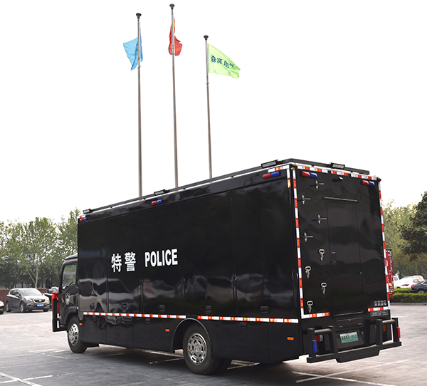 裝！再裝！使勁裝！山西陽泉裝備運(yùn)輸車80人裝備一車?yán)撸?圖5)