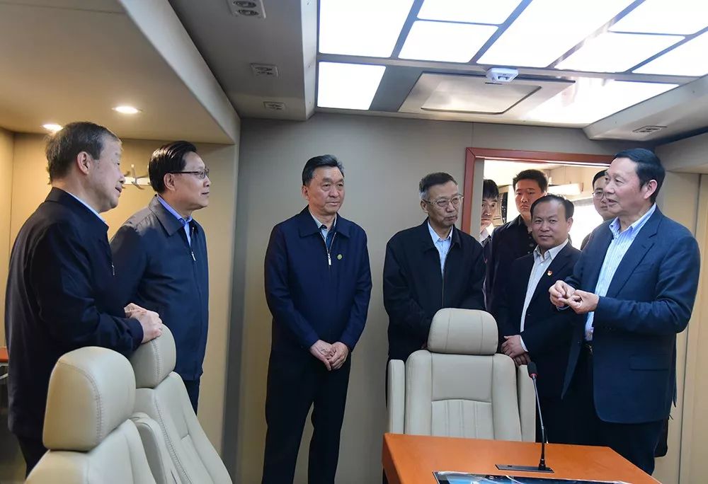 全國(guó)人大常委會(huì)執(zhí)法檢查組在鄭州檢查中小企業(yè)促進(jìn)法實(shí)施情況(圖3) 全國(guó)人大常委會(huì)執(zhí)法檢查組在鄭州檢查中小企業(yè)促進(jìn)法實(shí)施情況(圖3)