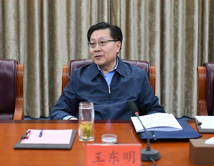 全國(guó)人大常委會(huì)執(zhí)法檢查組在鄭州檢查中小企業(yè)促進(jìn)法實(shí)施情況(圖4) 全國(guó)人大常委會(huì)執(zhí)法檢查組在鄭州檢查中小企業(yè)促進(jìn)法實(shí)施情況(圖4)