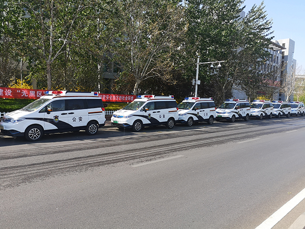 天津采購的10臺(tái)電動(dòng)警用多功能巡邏車上崗執(zhí)勤(圖2) 天津采購的10臺(tái)電動(dòng)警用多功能巡邏車上崗執(zhí)勤(圖2)
